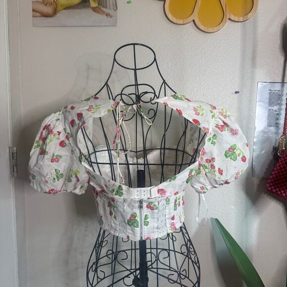 For Love and Lemons Celia Strawberry Printed Top S - Picture 6 of 10